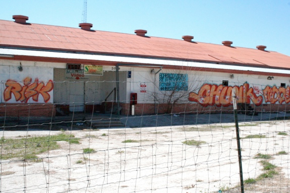 risk chunk graffiti risk chunk graffiti