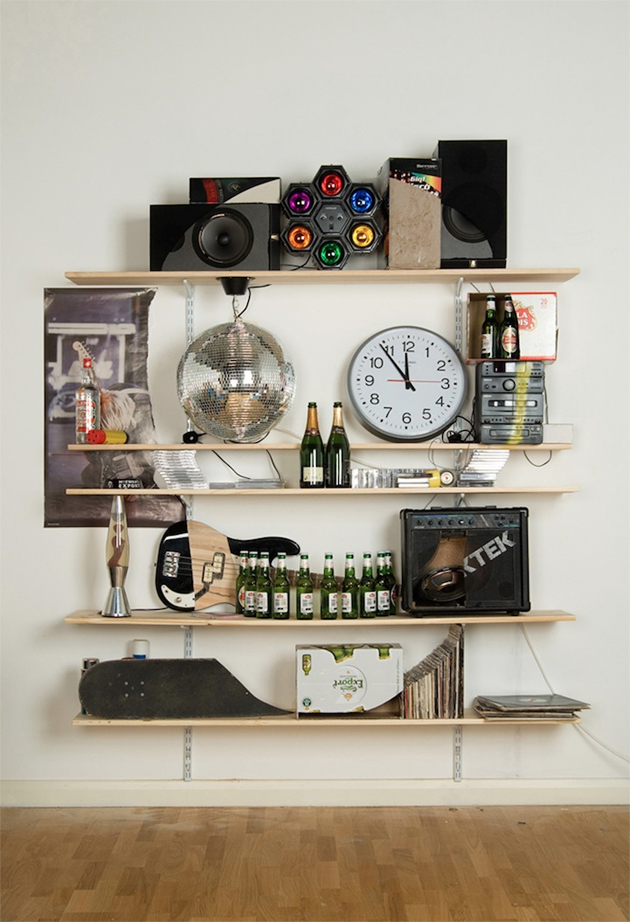 Skull Bookcases Formed by Ordinary Objects | Senses Lost